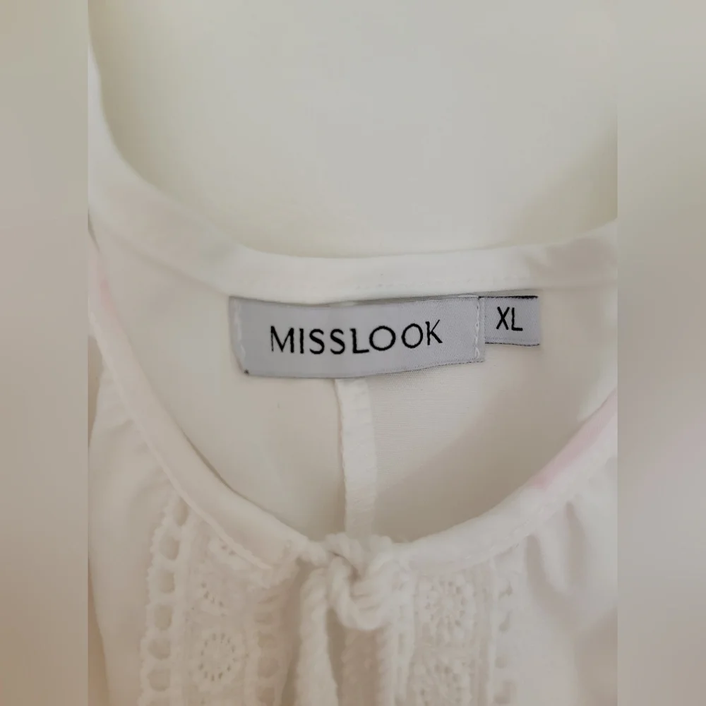 XL beachy flowy white mini dress with cold shoulder sleeves. Poppy flower print. - Picture 3 of 3